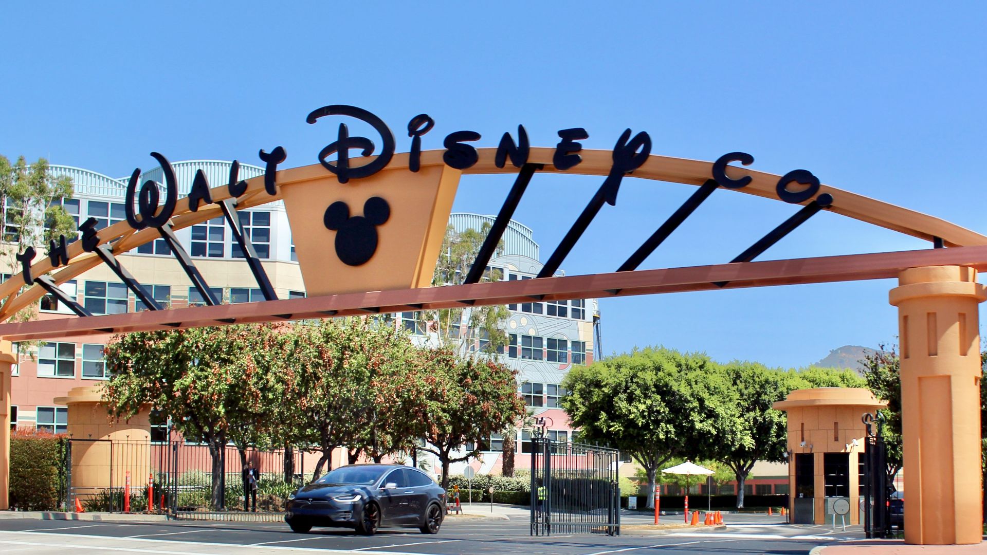 The Alameda Avenue entrance to the Walt Disney Studios in Burbank, California. This was taken just after a major renovation in summer 2016, in which the dated tropical pastels of the gateway arch were replaced with a more conservative orange-and-black col