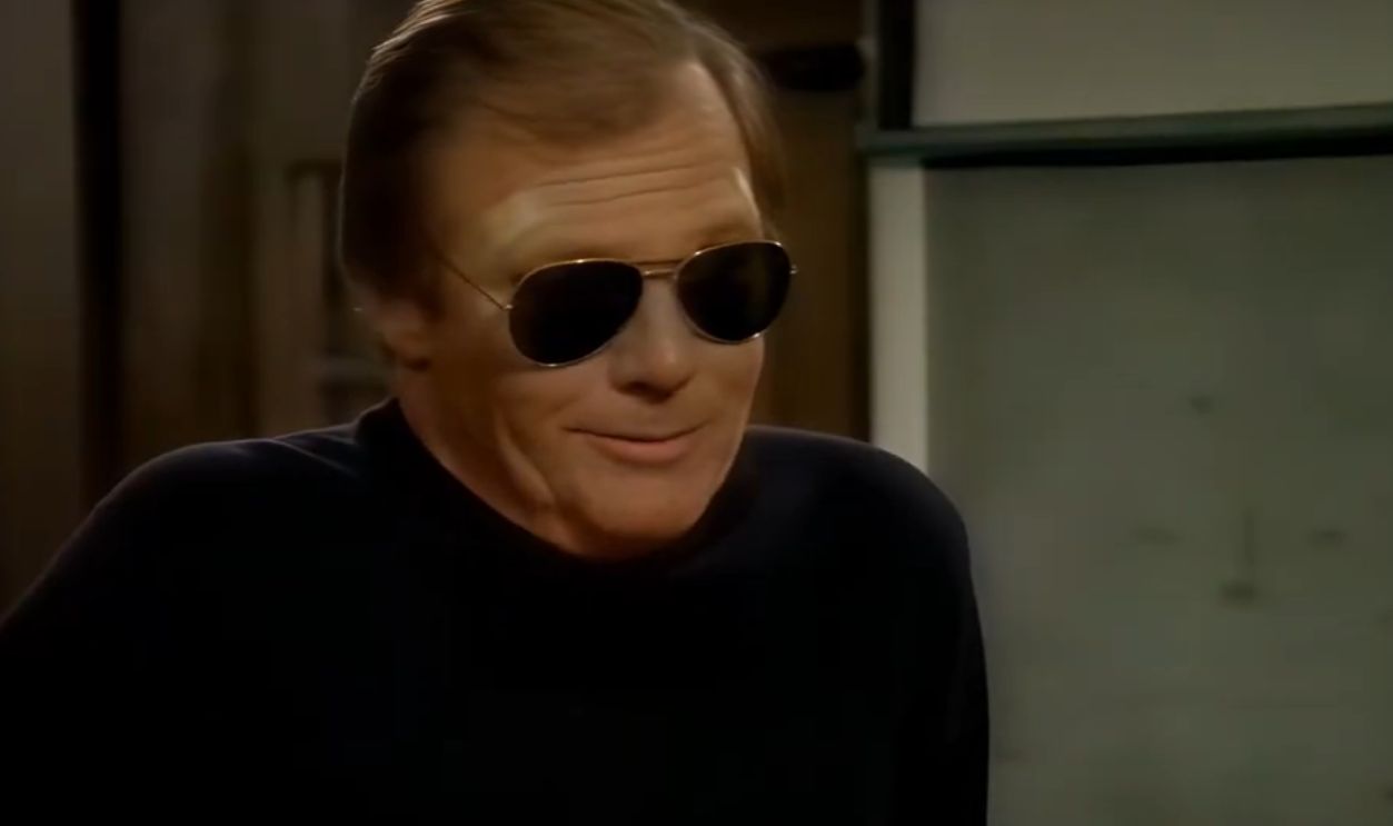 Screenshot from Lookwell, NBC (1991)