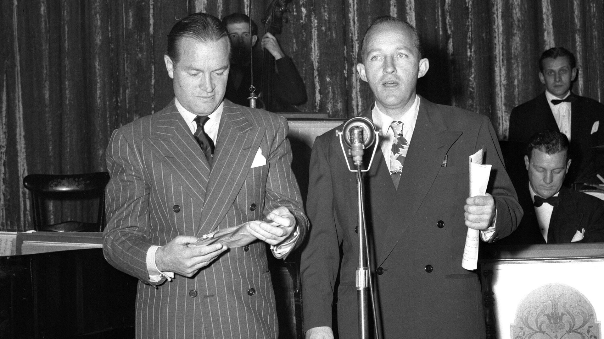 Bob Hope and Bing Crosby entertaining at Los Angeles Times annual sports dinner