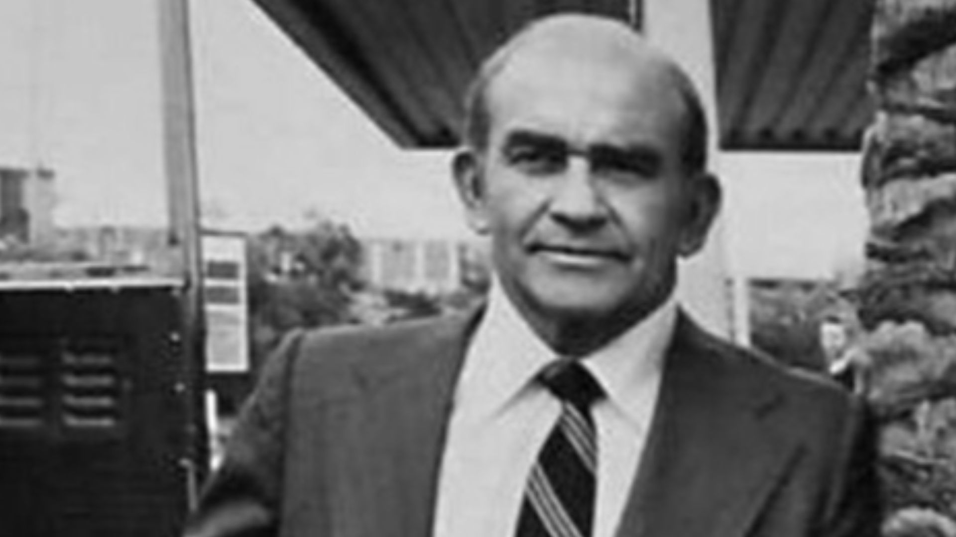 Publicity photo of Ed Asner from Lou Grant.