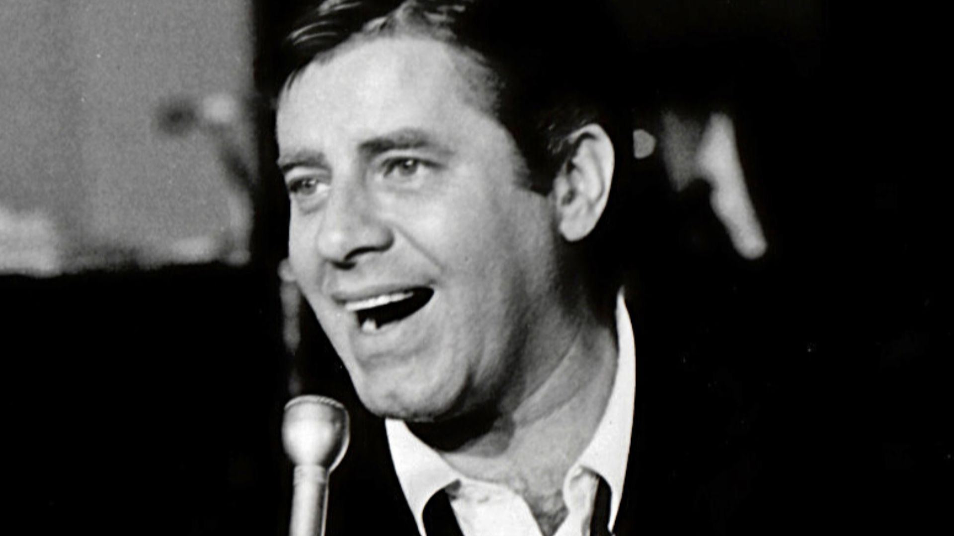 Publicity photo of Jerry Lewis in The Jerry Lewis Show.