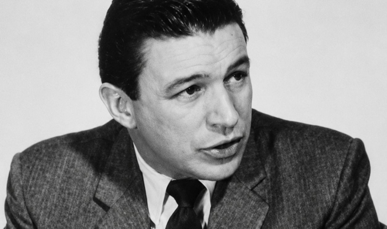 Publicity photo of journalist Mike Wallace for the television program Mike Wallace Interviews