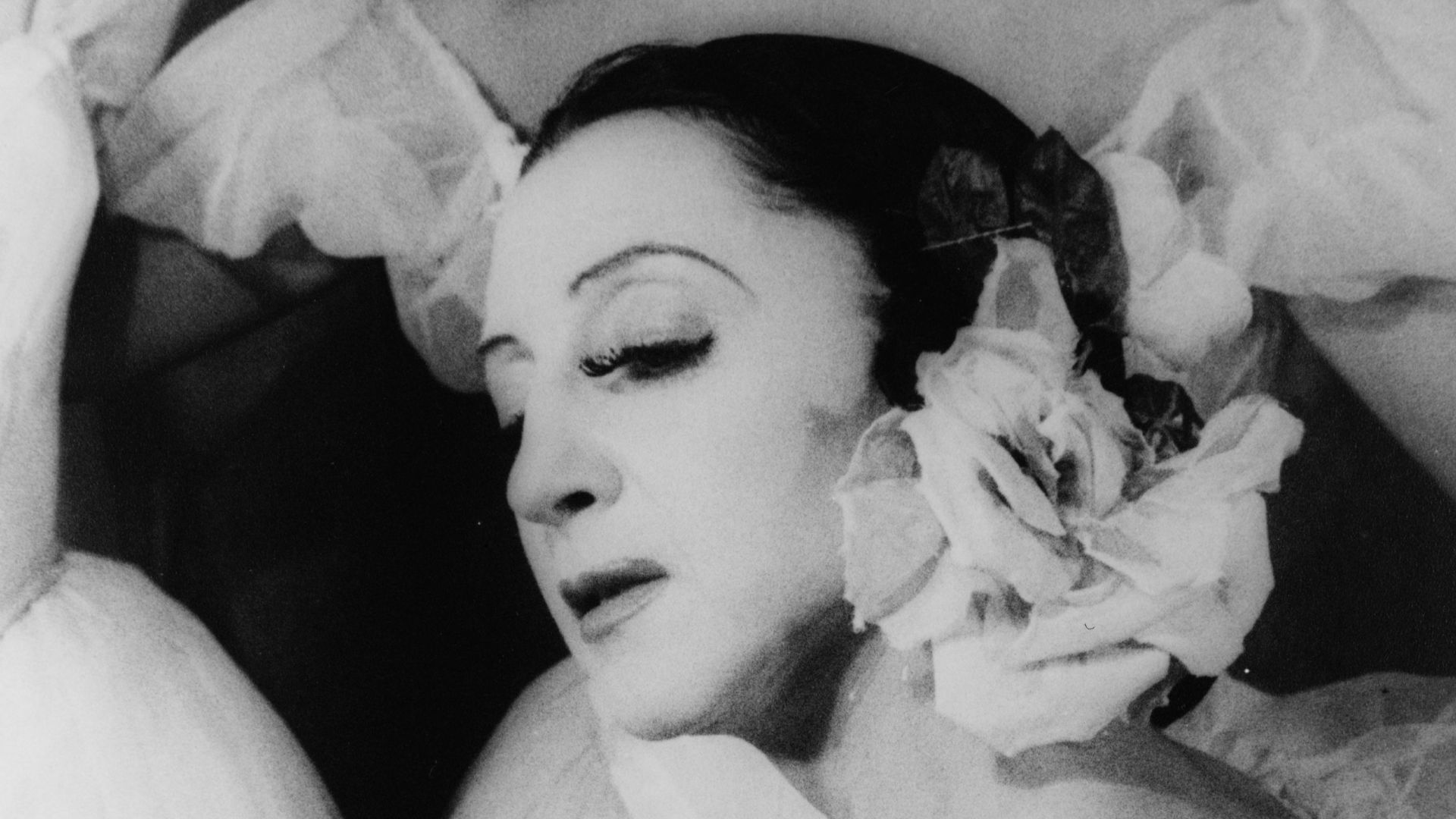 Aleksandra Dionisyevna Danilova ( November 20, 1903-July 13, 1997) — a Russian-born prima ballerina assoluta who became an American citizen. 
Here she Fanny Cerrito in Pas de Quatre.