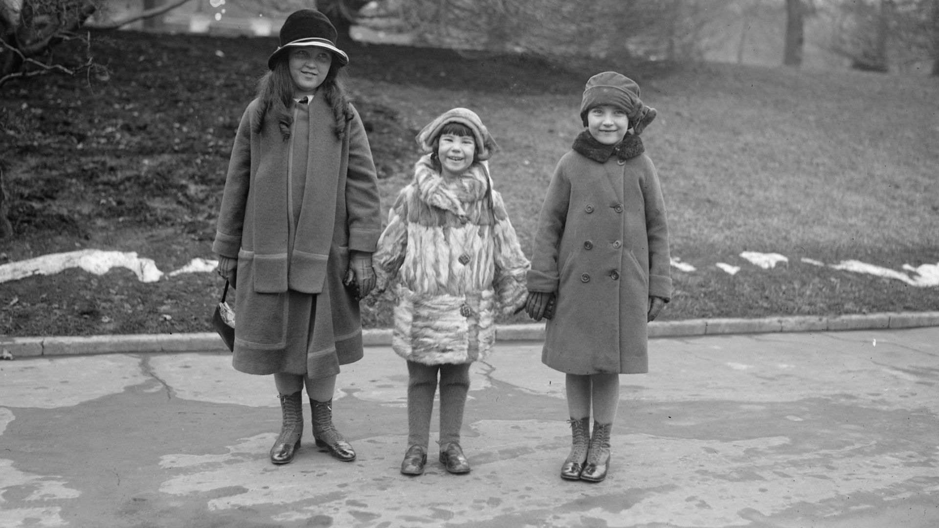 Title: Baby Peggy with Frances & Gene Quirk of N.Y. at W.H. [i.e., White House, Washington, D.C.], 2/2/25
Abstract/medium: 1 negative : glass ; 5 x 7 in. or smaller