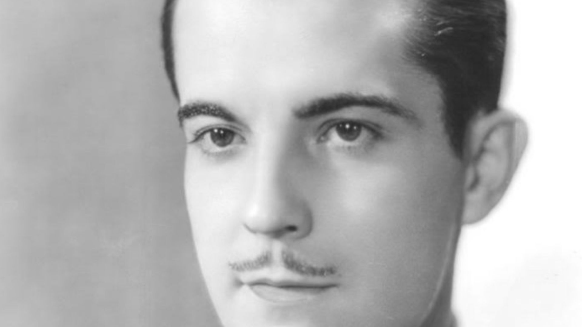 Publicity photo of Ramon Novarro.