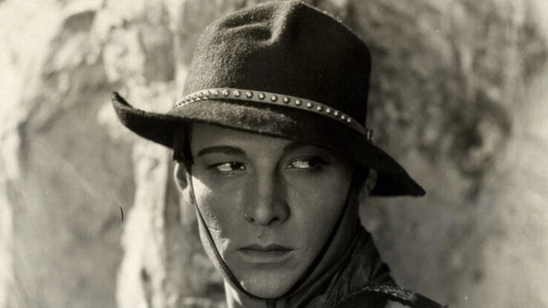 Publicity photo of Rudolph Valentino as Don Alonzo Castro in the Sainted Devil (1924)
