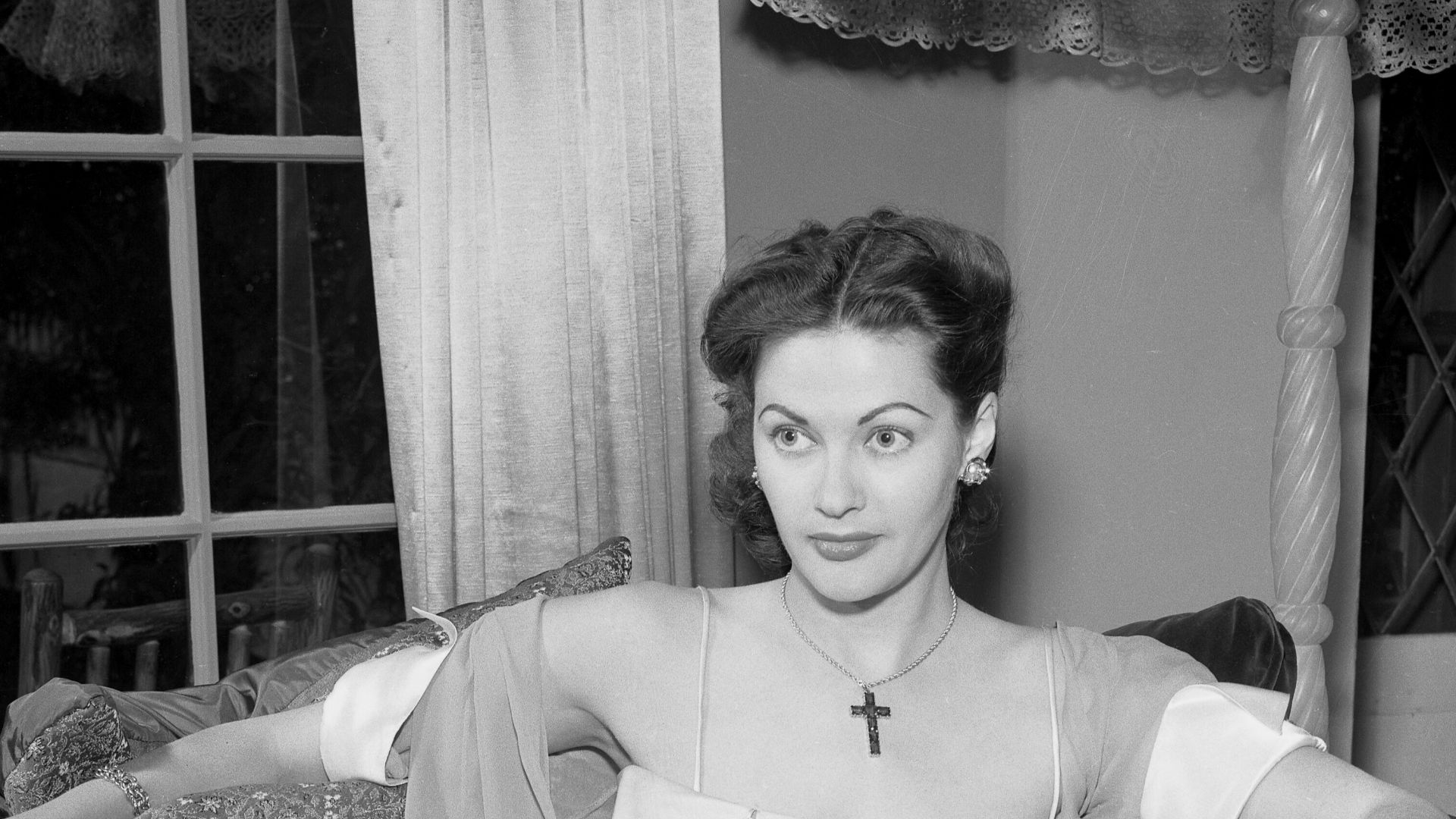 Publicity photograph of actress Yvonne De Carlo in Los Angeles, Calif.