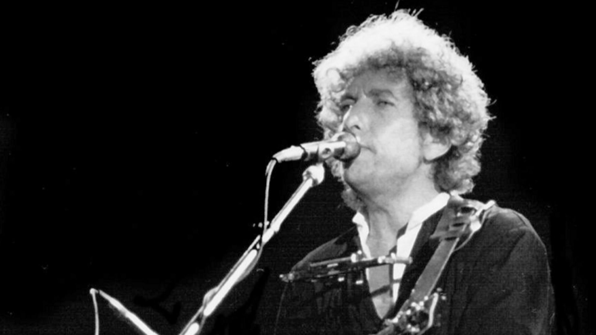 Para cuándo el Nobel de Literatura. Barcelona 1984.
Siguiendo con la nostálgia, he encontrado estas fotos del concierto de Santana y Bob Dylan en Barcelona.
Photographer: F. Antolín Hernandez
Con estas fotos acabo la serie sobre músicos, de verdad, ¿o no?