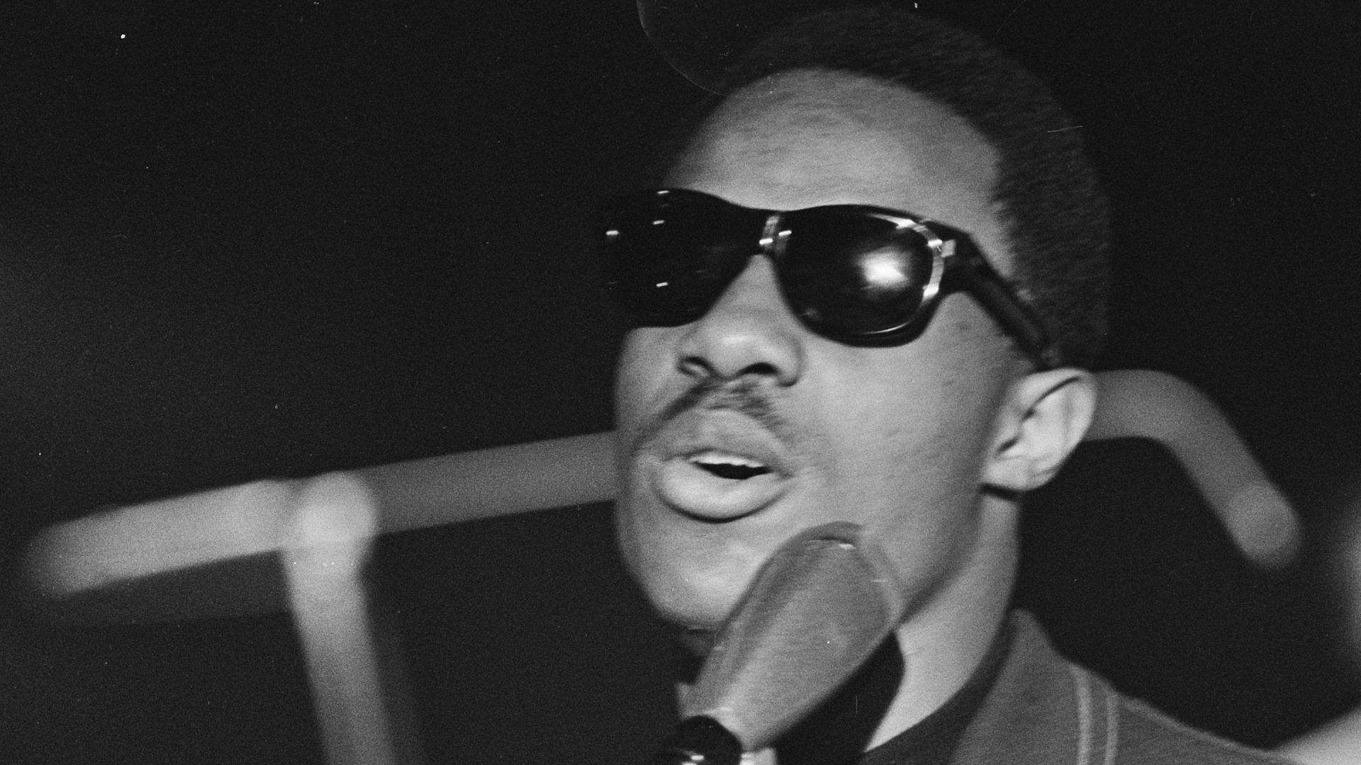 Collectie / Archief : Fotocollectie Anefo
Reportage / Serie : [ onbekend ]
Beschrijving : Stevie Wonder (zanger) voor TROS-TV
Datum : 30 oktober 1967
Trefwoorden : zangers
Persoonsnaam : Stevie Wonder
Instellingsnaam : TROS
Fotograaf : Nijs, Jac. de / Ane