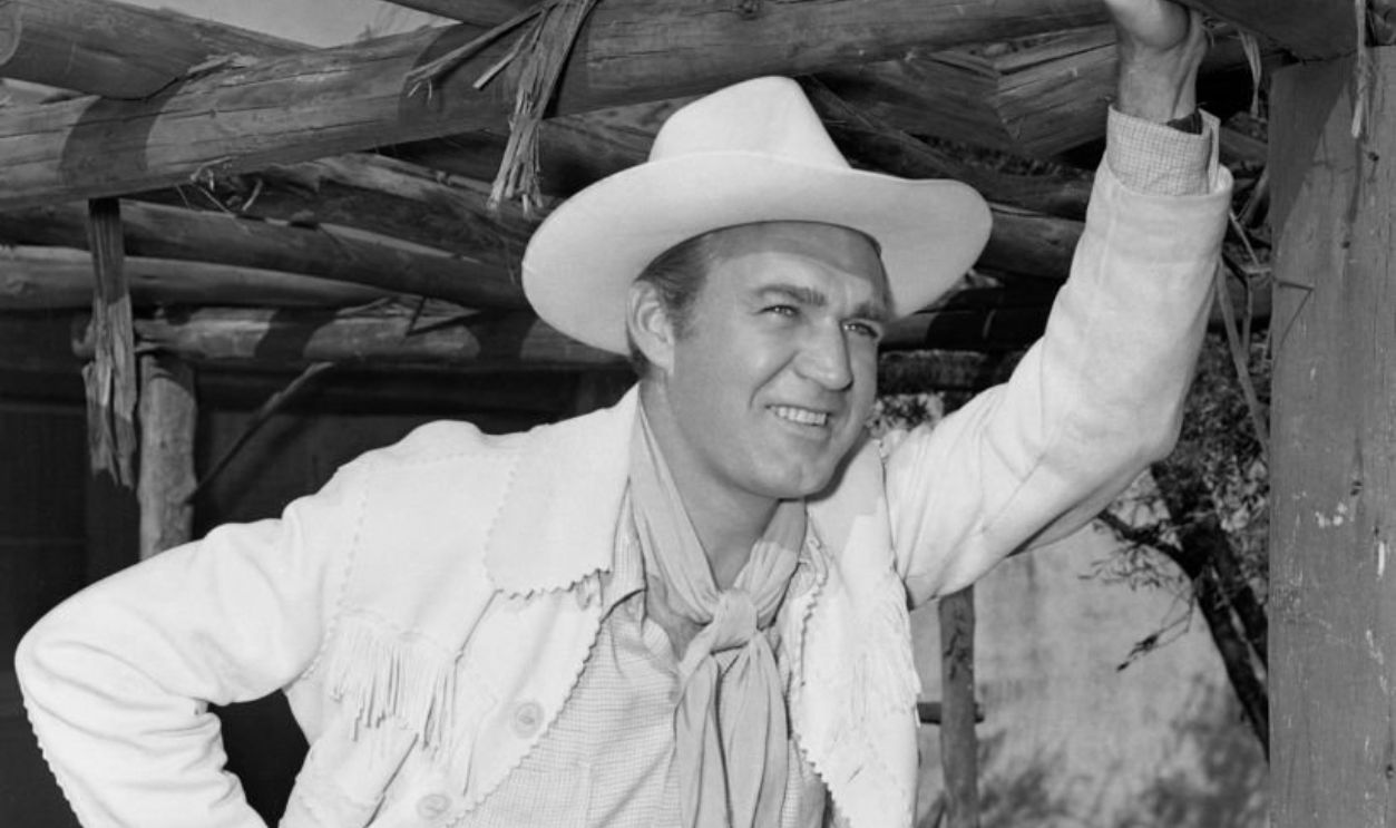 American actor Forrest Tucker (1919 - 1986) in Western attire, circa 1960.
