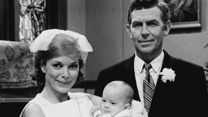 Photo of Aneta Corsaut and Andy Griffith from the television program Mayberry