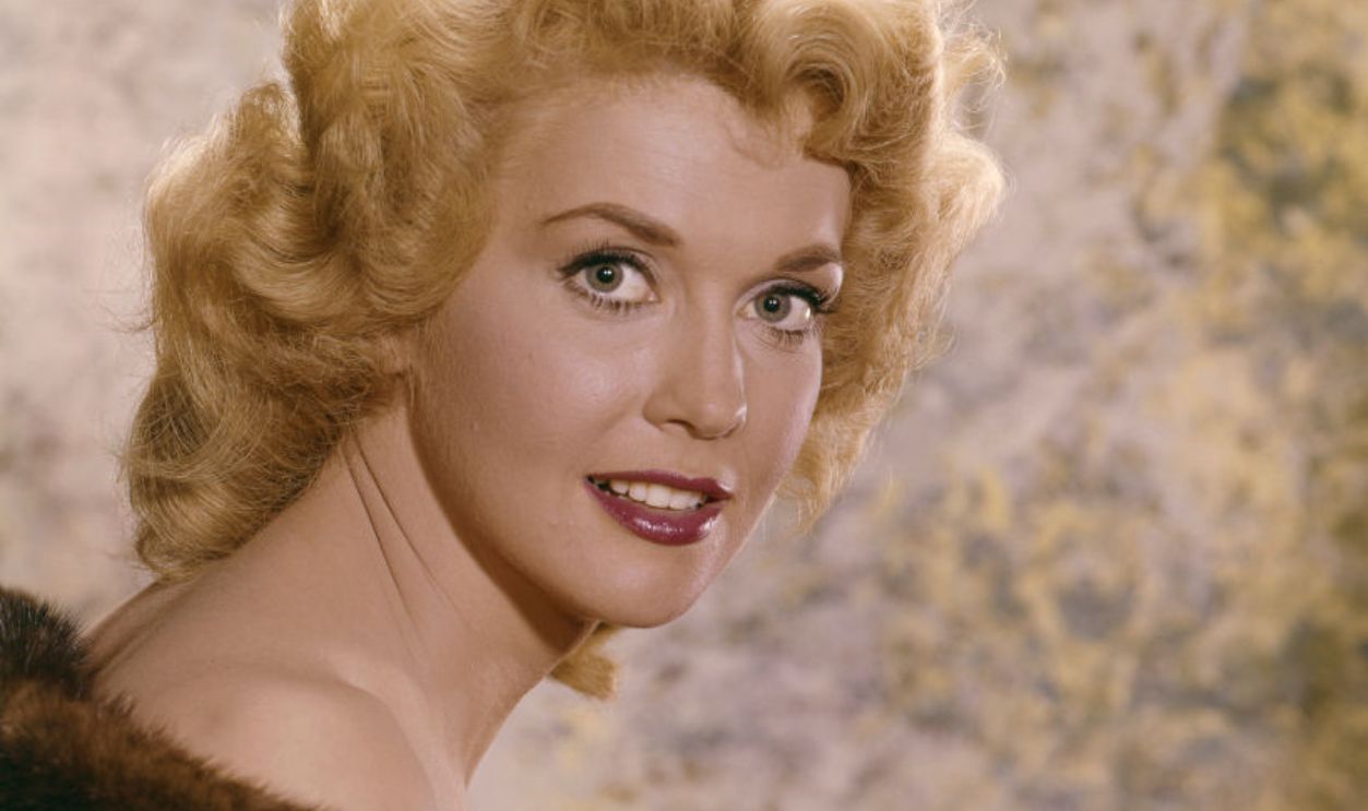 American actress Donna Douglas (1932 - 2015), circa 1960. 