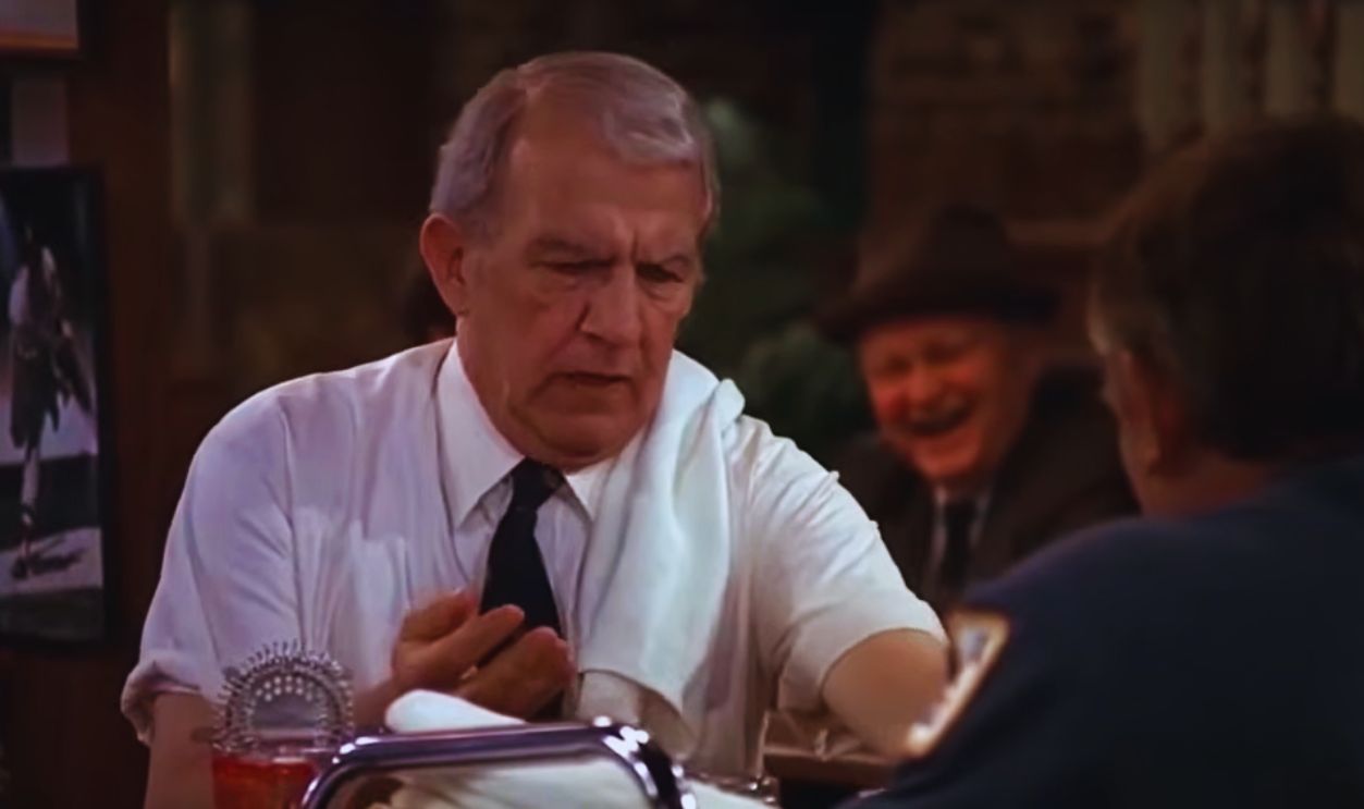 Screenshot from Cheers (1982–1993)