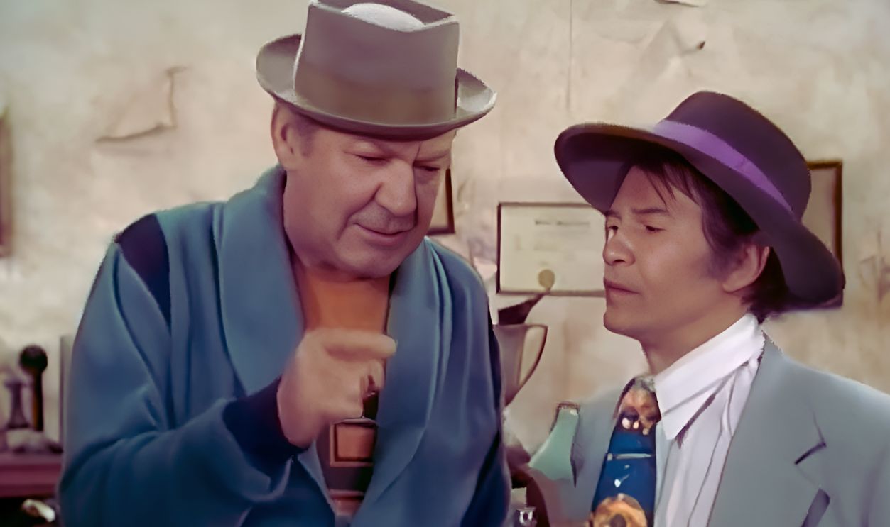 Screenshot from The Ghost Busters (1975)