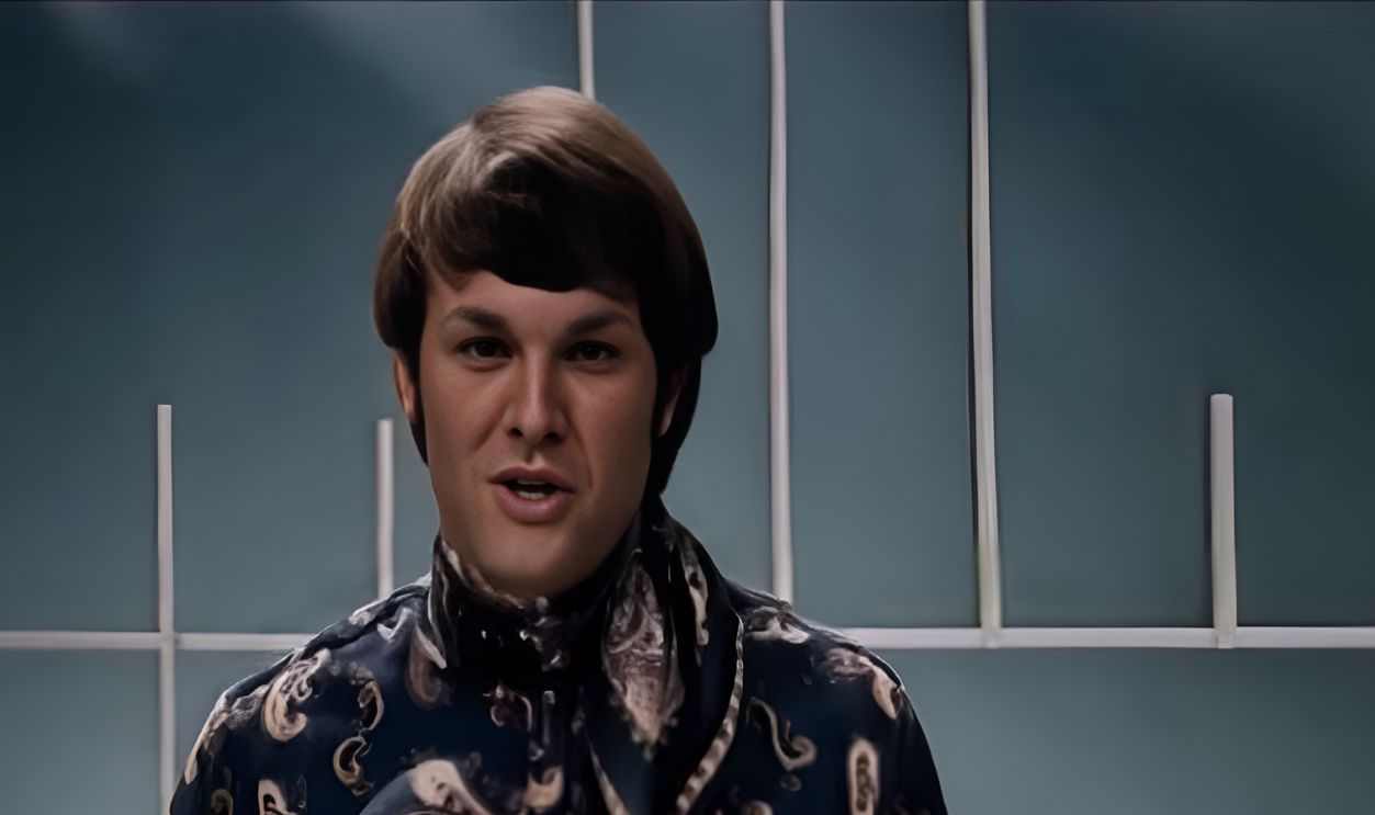 Screenshot from Hooray for Hazel (1966)