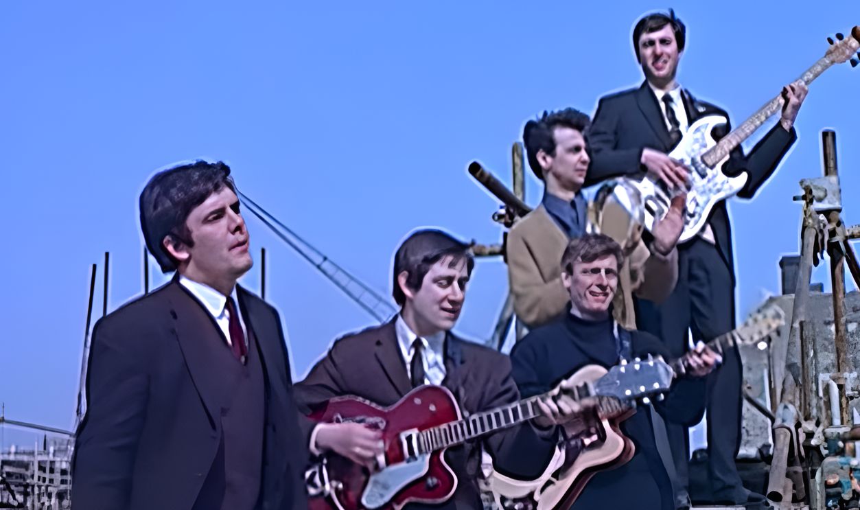 Screenshot from Concrete and Clay (1965)