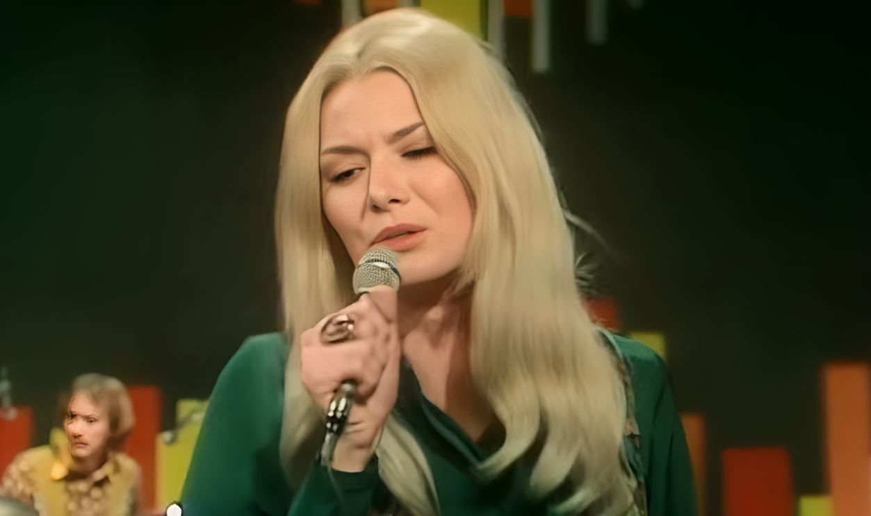 Screenshot from Baby It's You (1969)