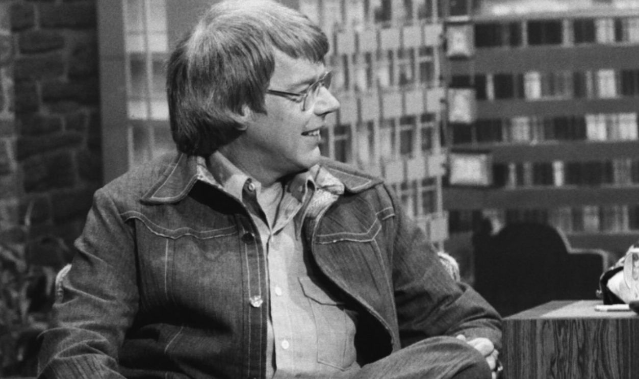 THE TONIGHT SHOW STARRING JOHNNY CARSON -- Pictured: (l-r) Musician C.W McCall during an interview with Host Johnny Carson on May 20th, 1975