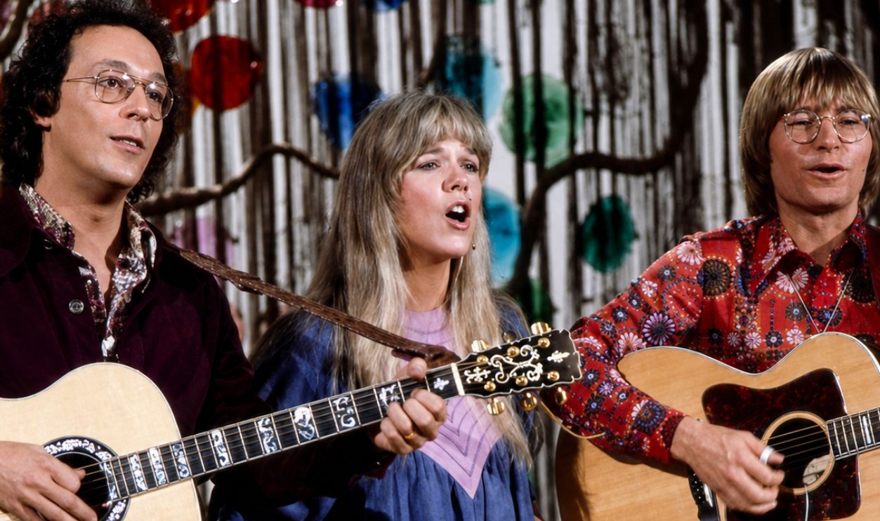 Unspecified - 1973: (L-R) Bill Danoff, Taffy Nivert (of Starland Vocal Band), John Denver performing on the ABC tv series 'The John Denver Show'.