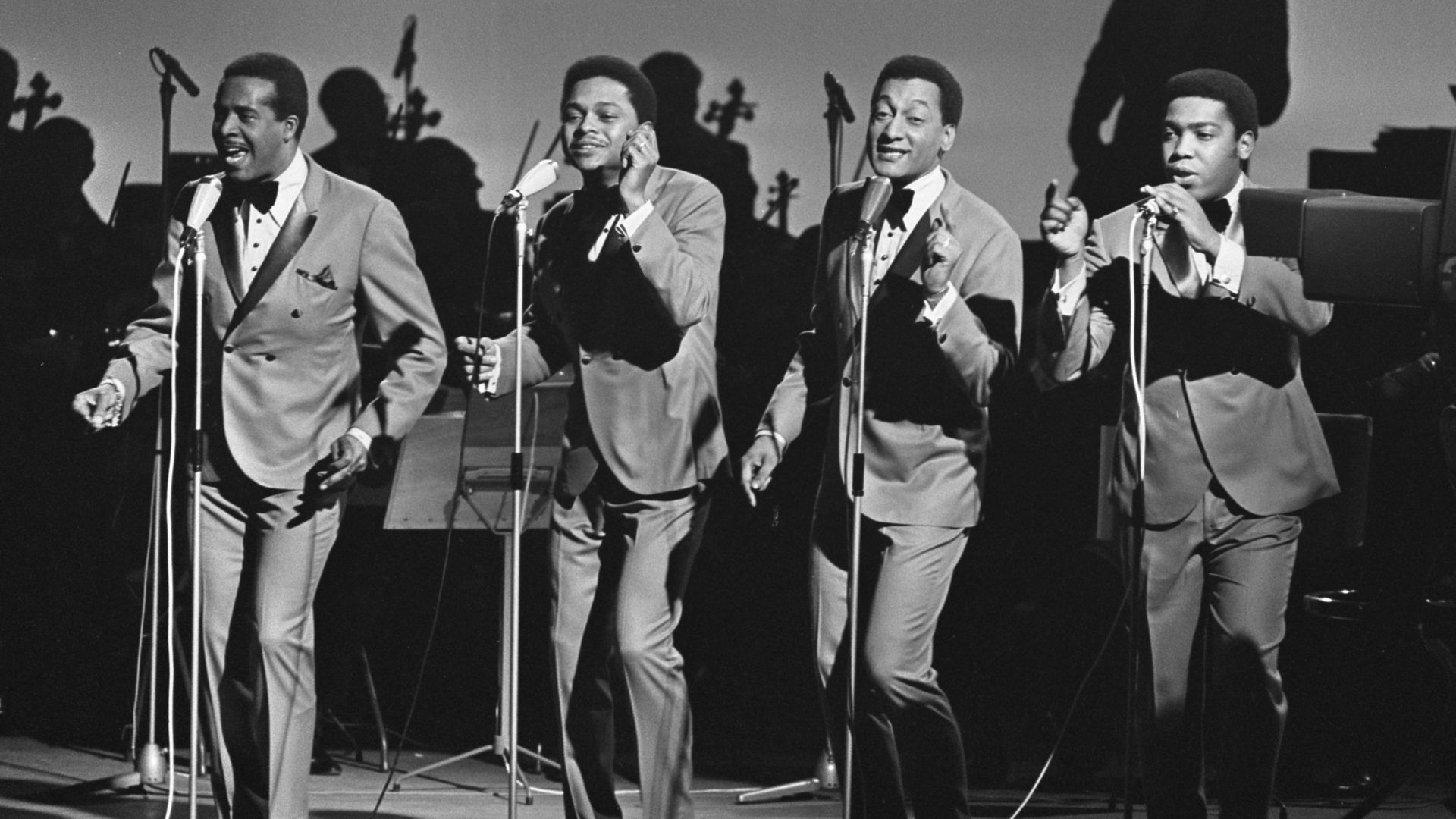 Collectie / Archief : Fotocollectie Anefo
Reportage / Serie : [ onbekend ]
Beschrijving : Grand Gala du Disque . The Four Tops
Datum : 8 maart 1968
Trefwoorden : zangers
Fotograaf : Kroon, Ron / Anefo
Auteursrechthebbende : Nationaal Archief 
Materiaalsoo