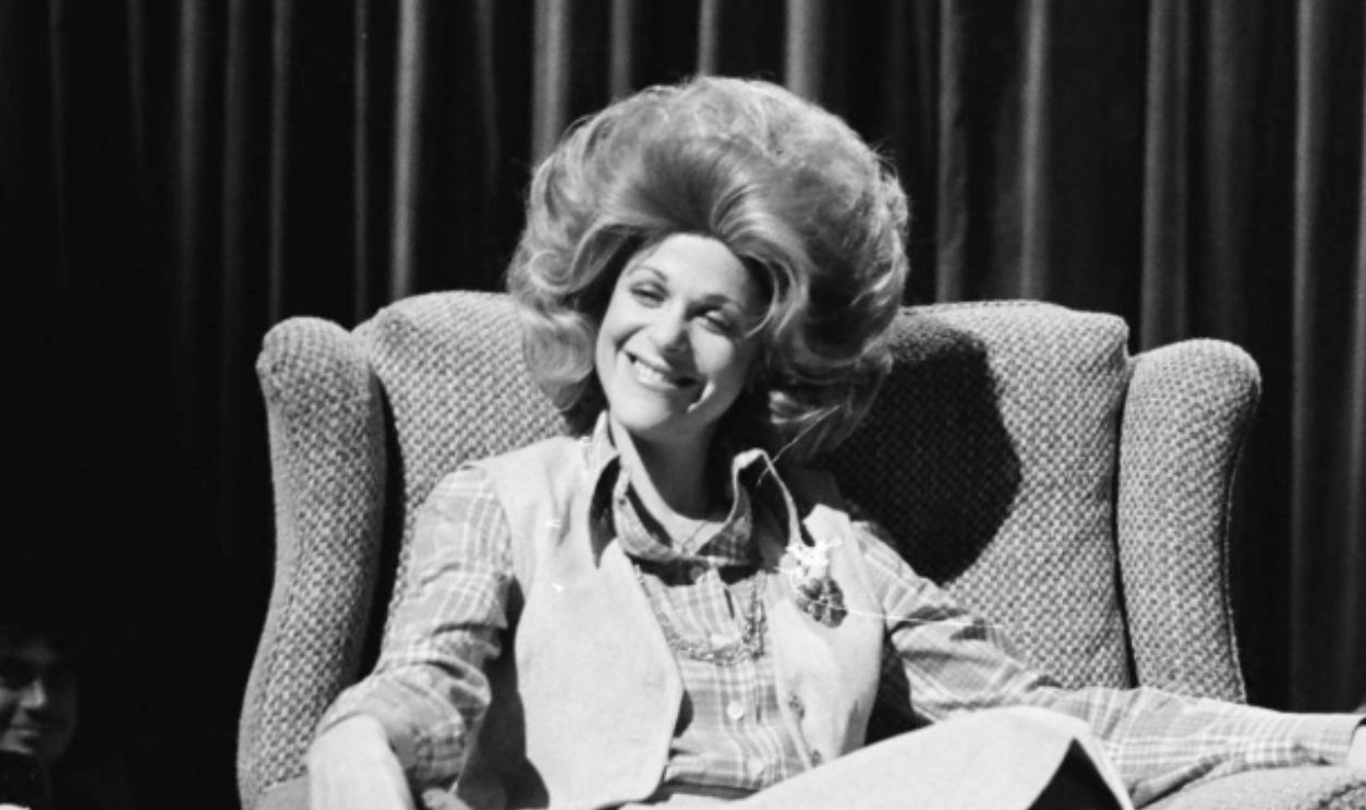 SATURDAY NIGHT LIVE -- Episode 11 -- Pictured: Gilda Radner as Baba Wawa during the 'Baba Wawa Talks to Herself' skit on January 15, 1977