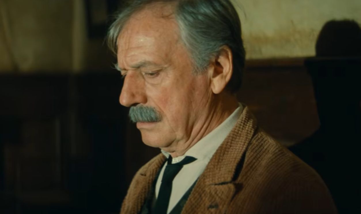 Screenshot from Manon of the Spring (1986)