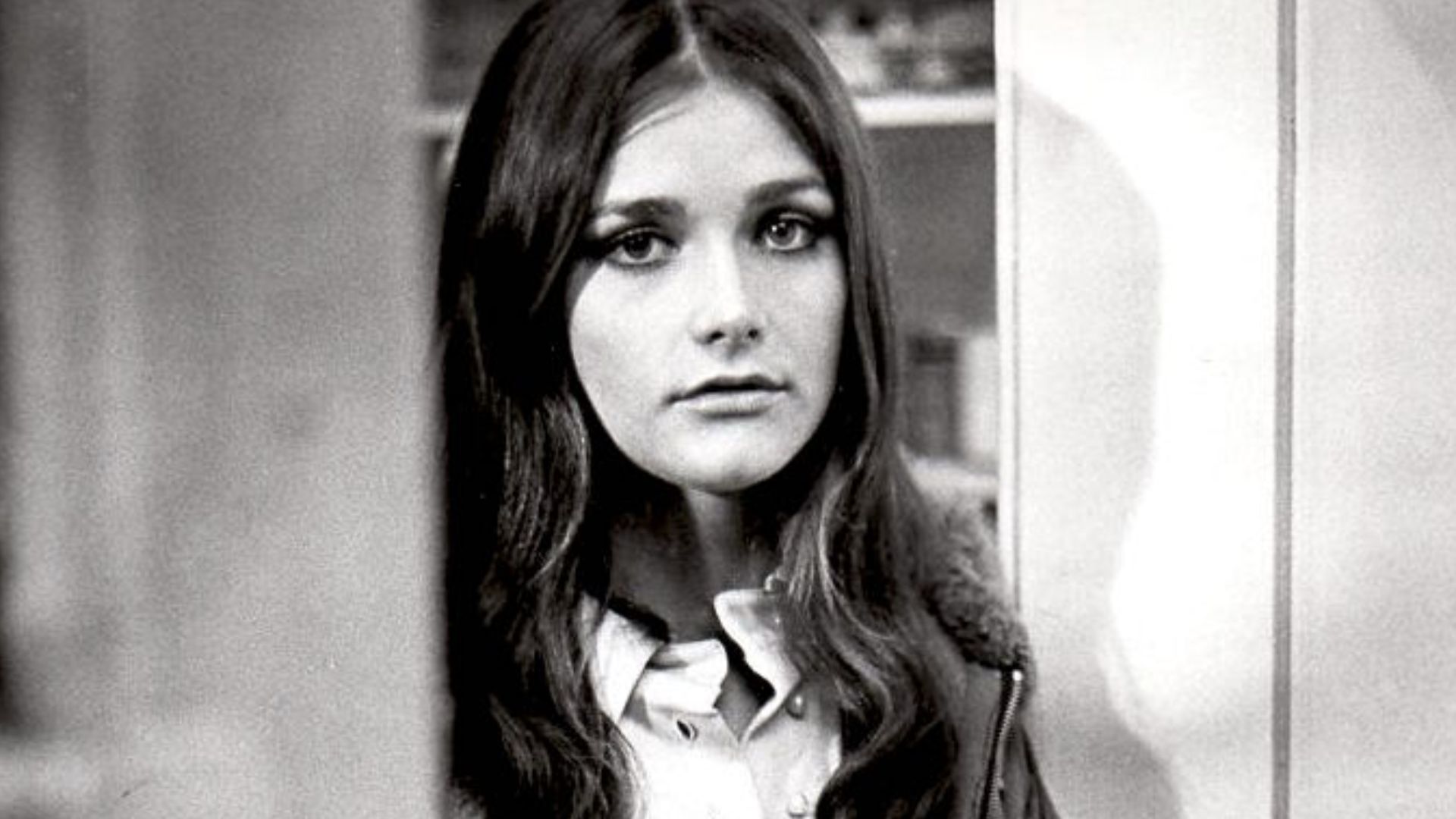 Margot Kidder in a publicity still for Quackser Fortune has a Cousin the Bronx