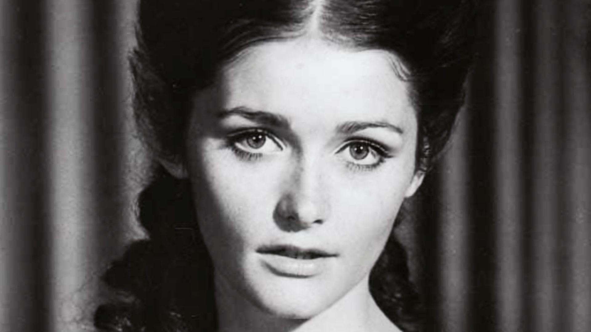 Margot Kidder in Gaily, Gaily (1969)