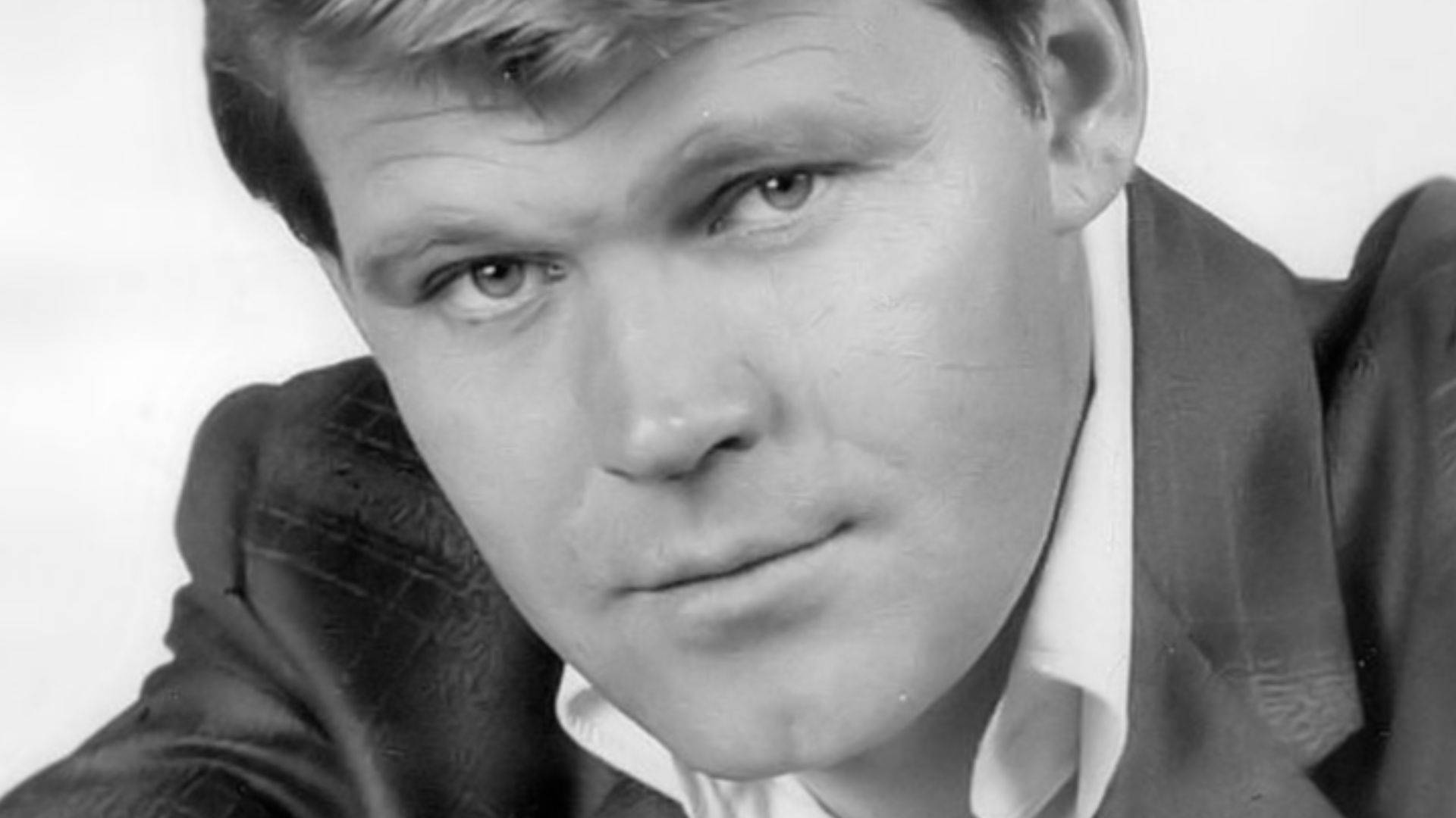 Photo of singer-musician Glen Campbell.