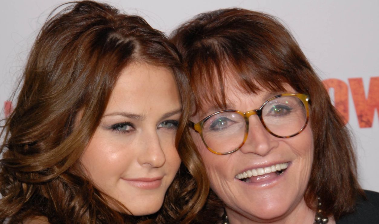 Scout Taylor-Compton and Margot Kidder at the Los Angeles Premiere of 'Halloween II'. Grauman's Chinese Theatre, Hollywood, CA. 08-24-09