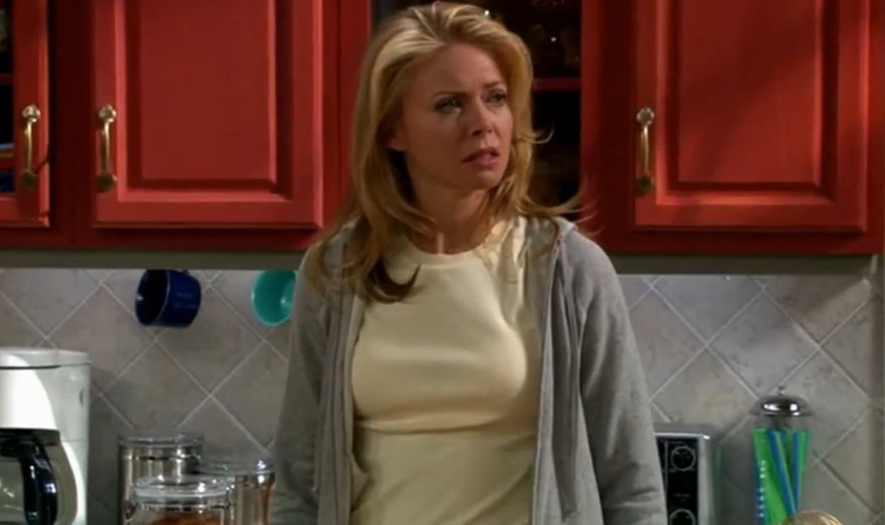 Screenshot from  Hope & Faith (2003–2006)