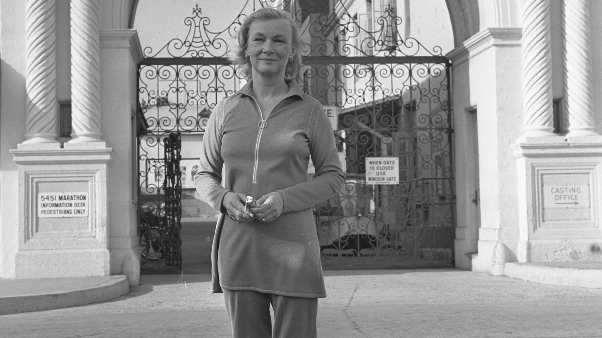 Veronica Lake outside the gates of Paramount Pictures in Los Angeles, California on Sunday, April 11, 1971