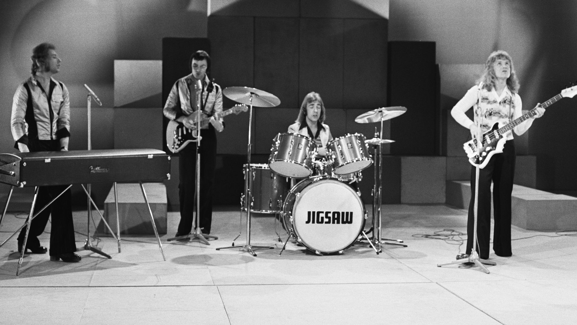 Musical band Jigsaw on Dutch television programme Toppop (20 March 1975)