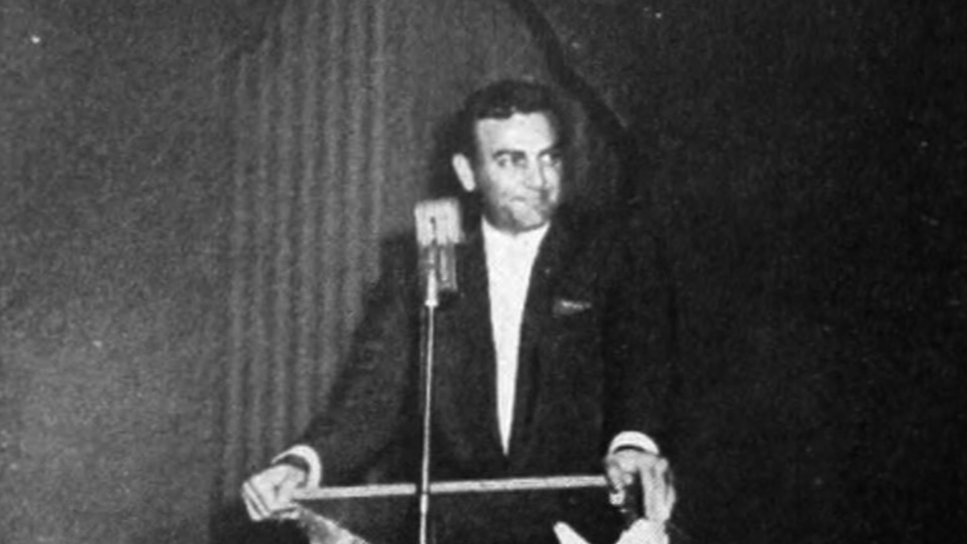 Actor Mike Connors MC'ing Homecoming