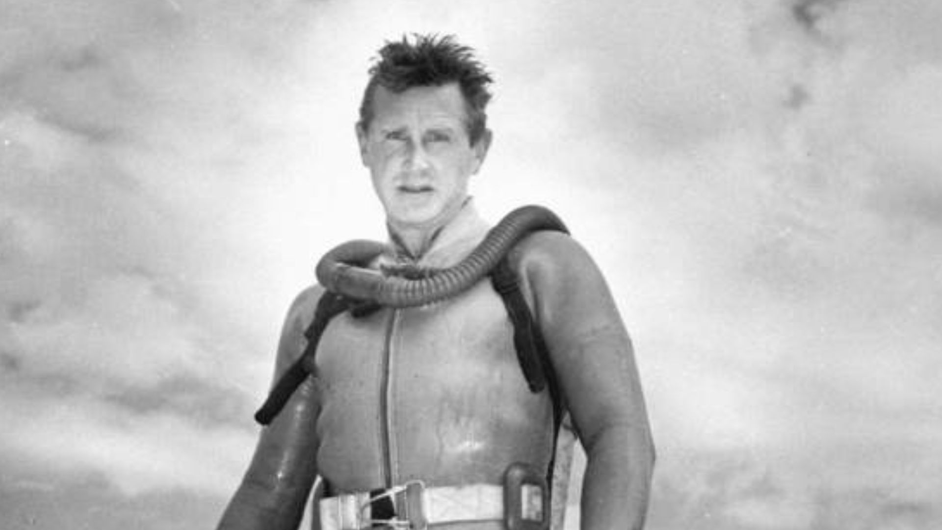 Persistent URL: floridamemory.com/items/show/8871
Local call number: PR10430
Title: Lloyd Bridges - Silver Springs 
Date: ca. 1960
Physical descrip: 1 photonegative - b&w - 3 x 5 in.
Series Title: Print Collections
Repository:  State  Library and Archives