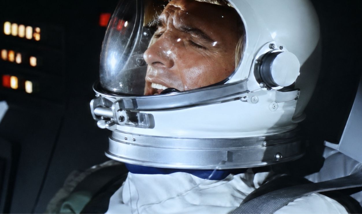 Screenshot from Countdown (1968) 
