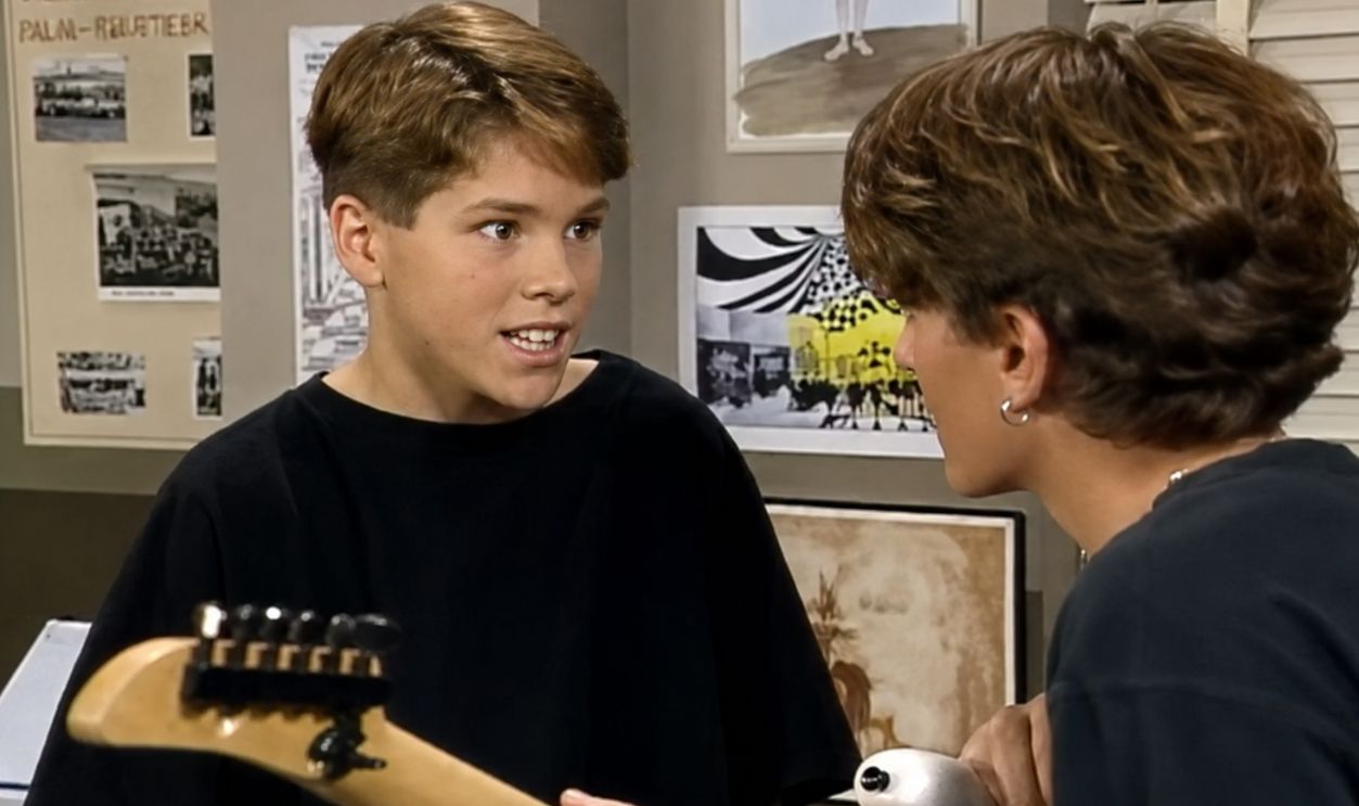 Screenshot from  Fifteen (1991-1993) 