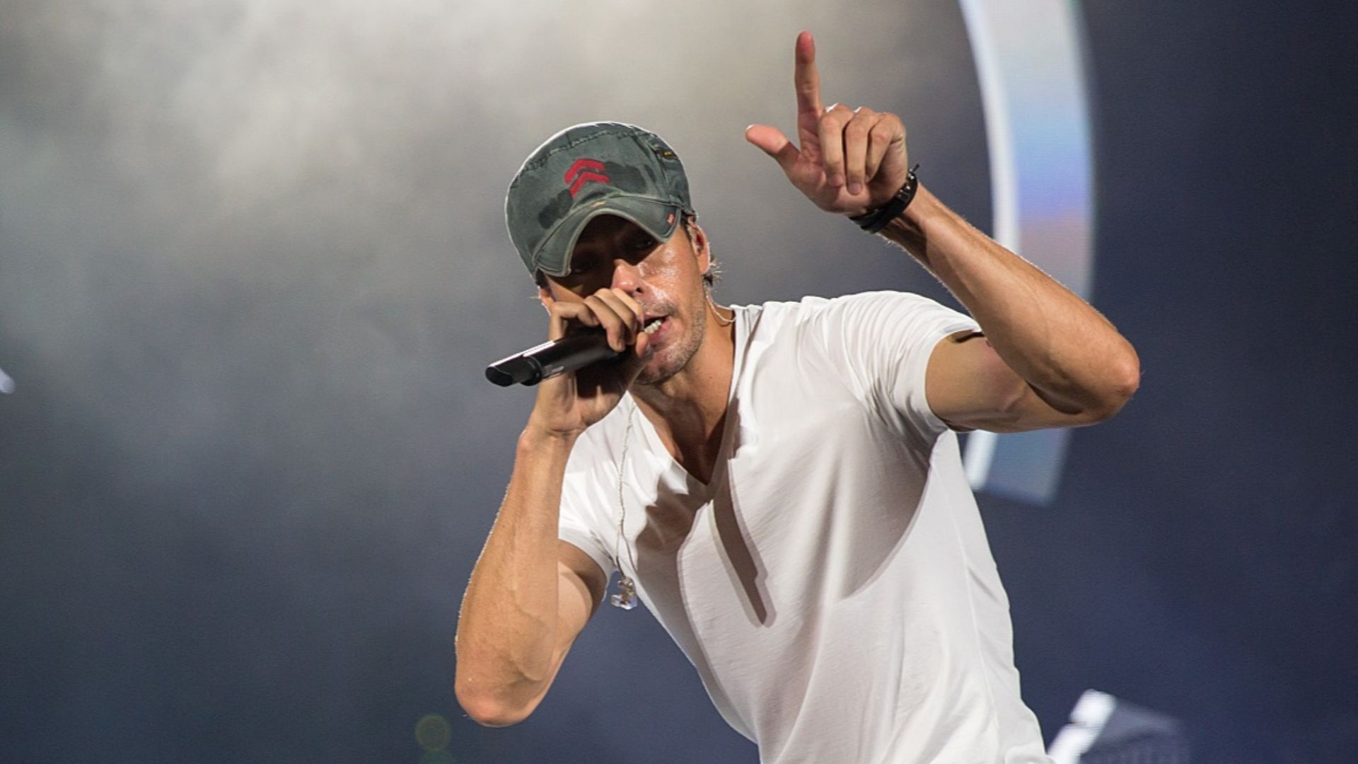 Enrique Iglesias performing with Pitbull at the Frank Erwin Center in Austin, Texas, 2015