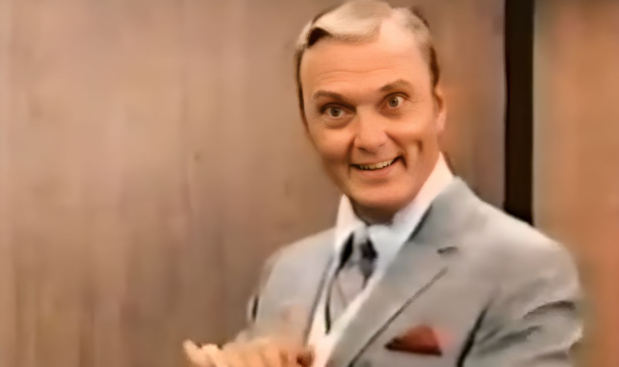 Screenshot from He & She (1967–1968)