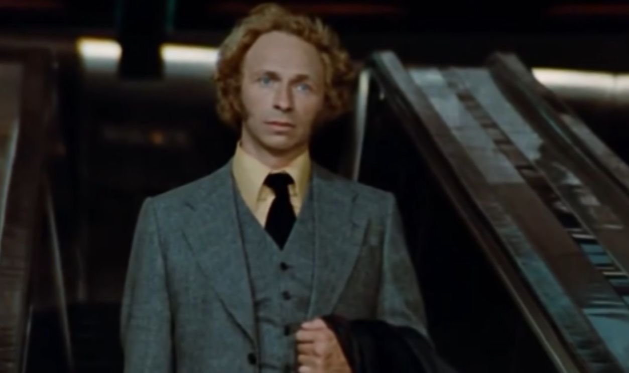 Screenshot from The Tall Blond Man With One Black Shoe (1972)
