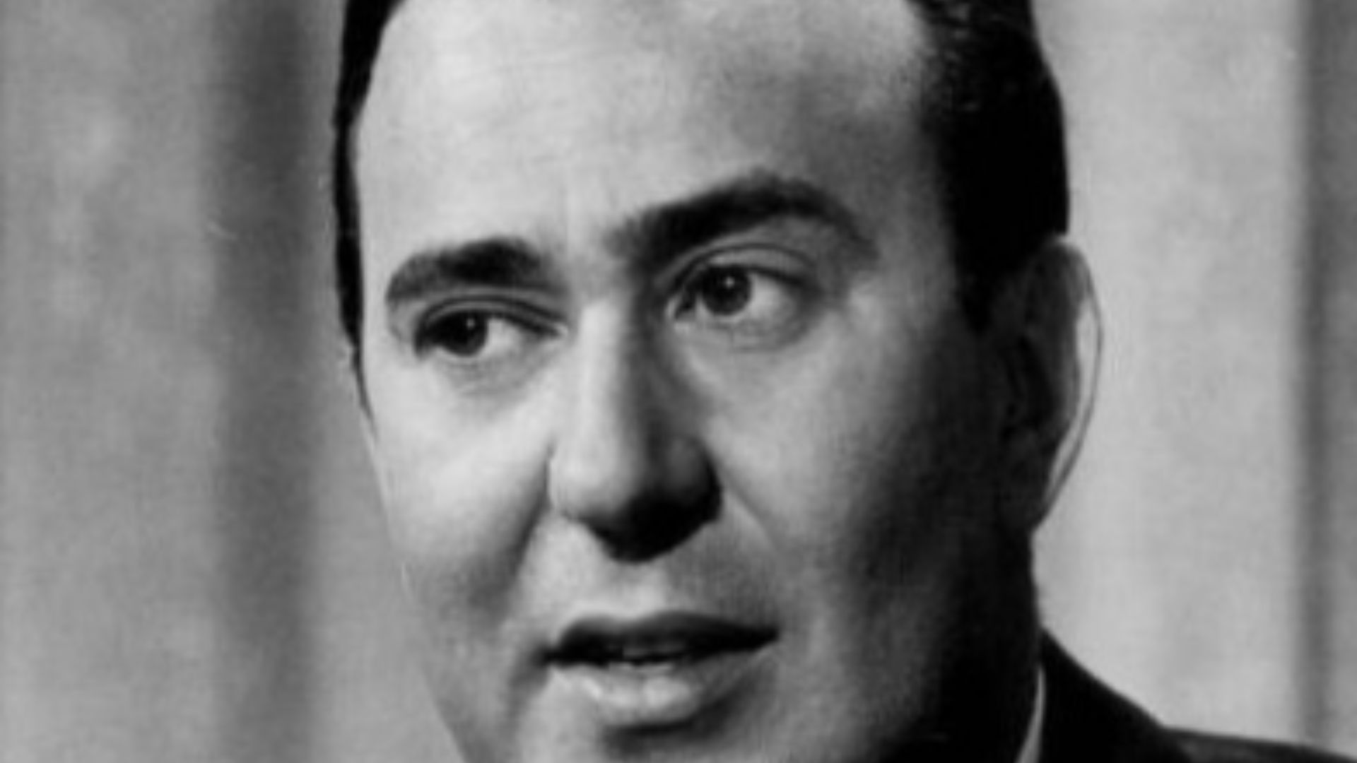 Photo of Carl Reiner with hairpiece.  Reiner was the host of a game show, The Celebrity Game at the time.