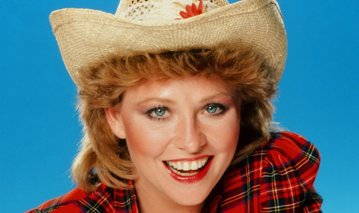 Lauren Tewes 480110386