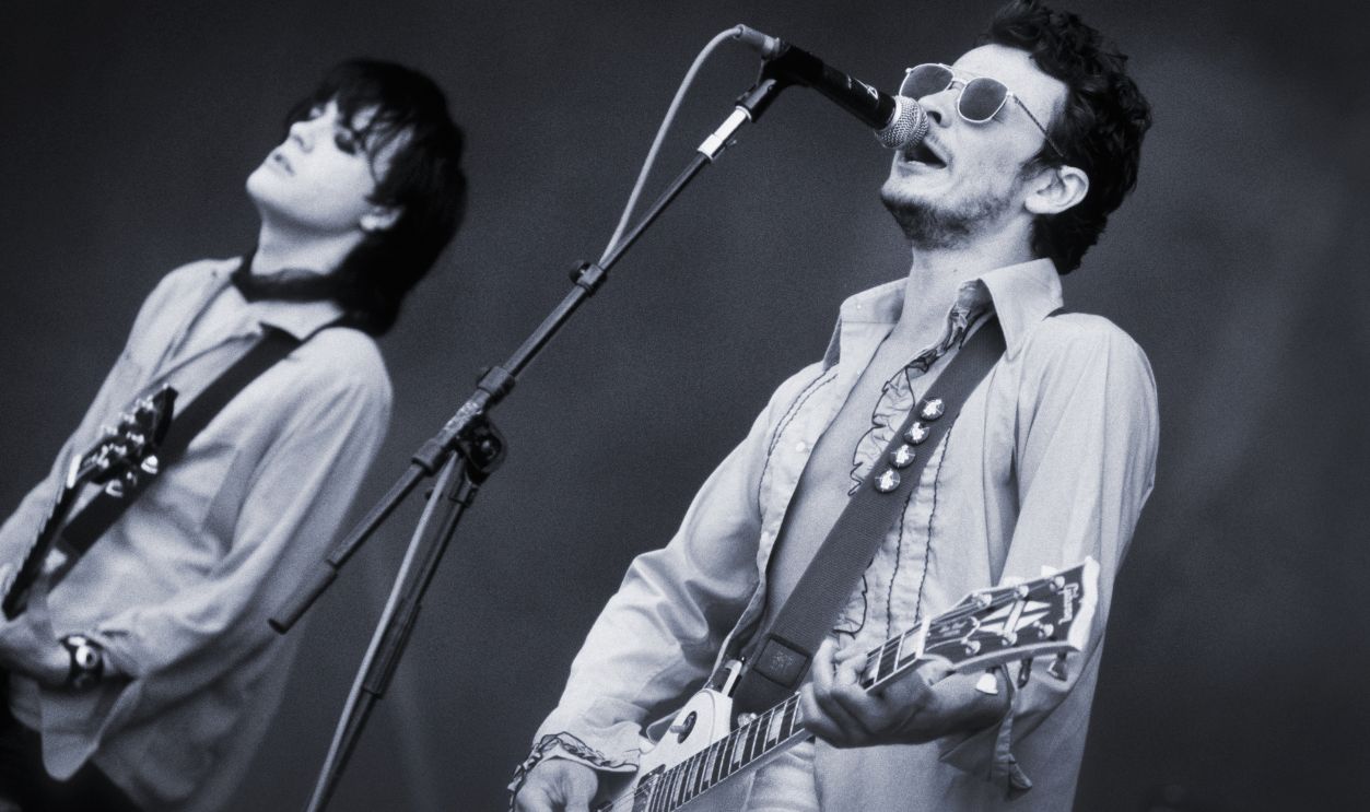 Manic Street Preachers, James Dean Bradfield, Richey Edwards, Beach Festival, De Panne, Belgium, 20th July 1992.