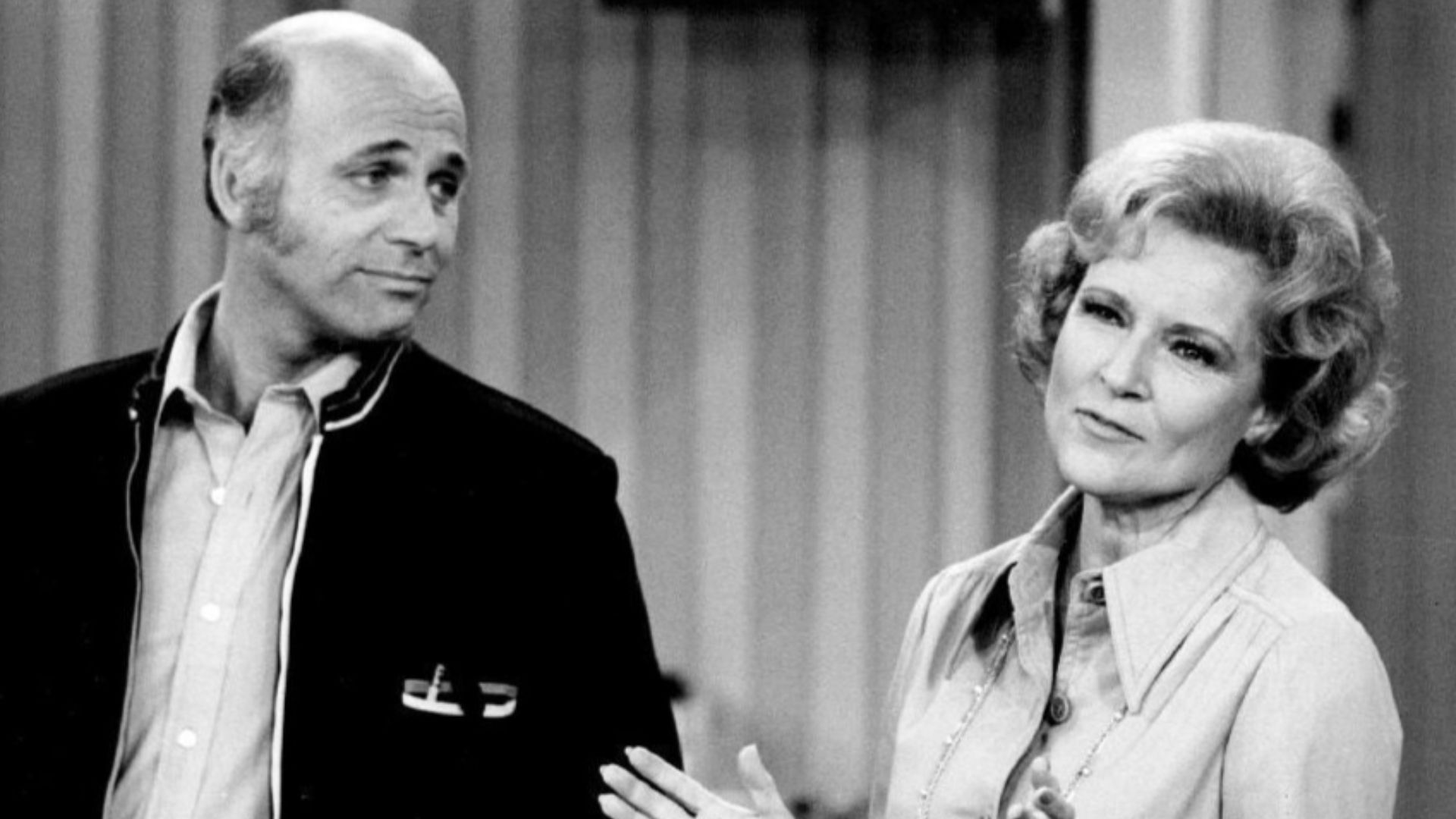Photo of Gavin MacLeod as Murray Slaughter and Betty White as Sue Ann Nivens from The Mary Tyler Moore Show.