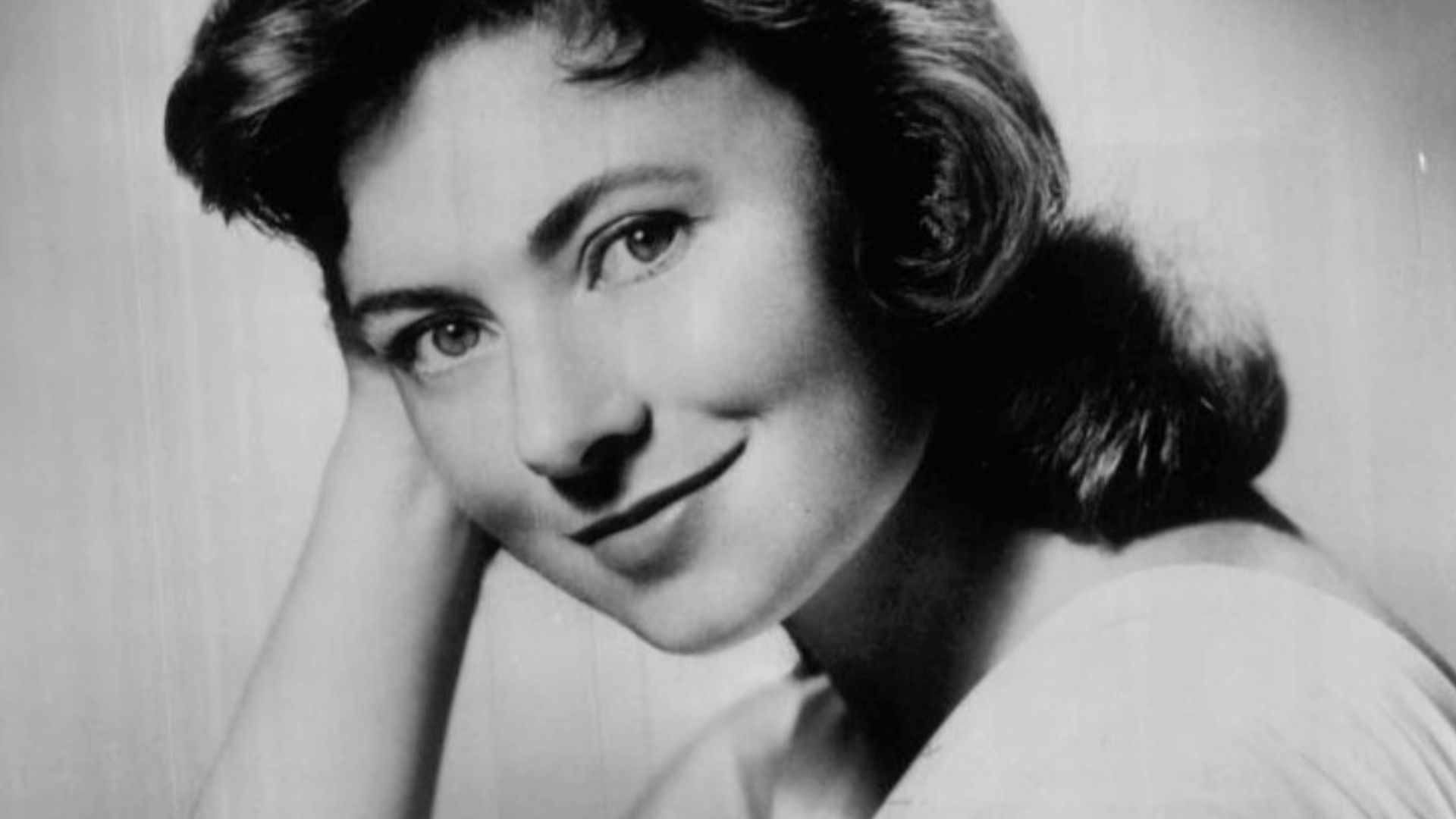 Photo of Marion Ross from the television program Mrs. G. Goes to College. Ross played Susan, the daughter of Sarah Green (Gertrude Berg).