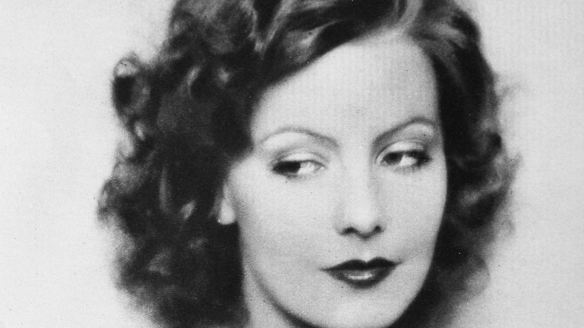 Included in the set of Rolf Armstrong's 16 screen beauties.