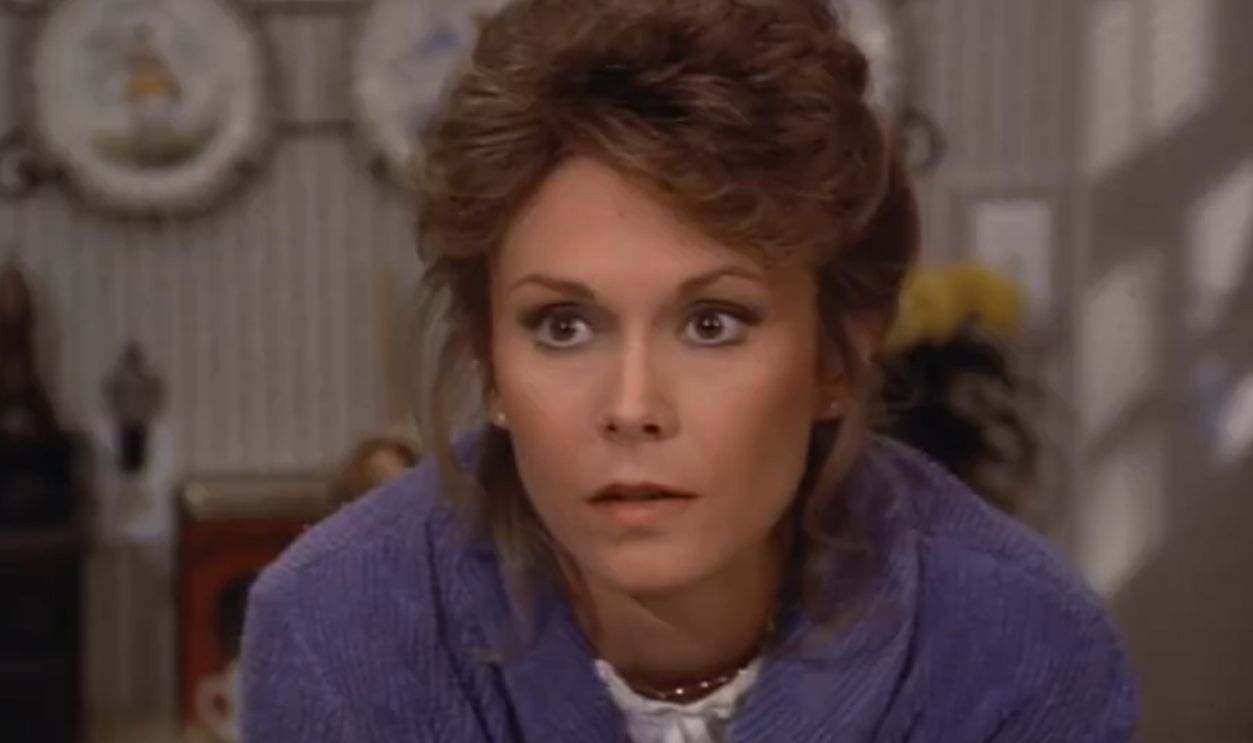 Screenshot from Scarecrow and Mrs. King, CBS (1983–1987)