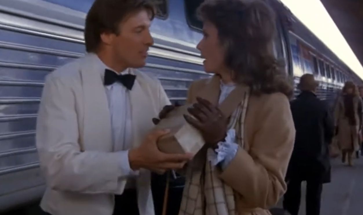 Screenshot from Scarecrow and Mrs. King, CBS (1983–1987)