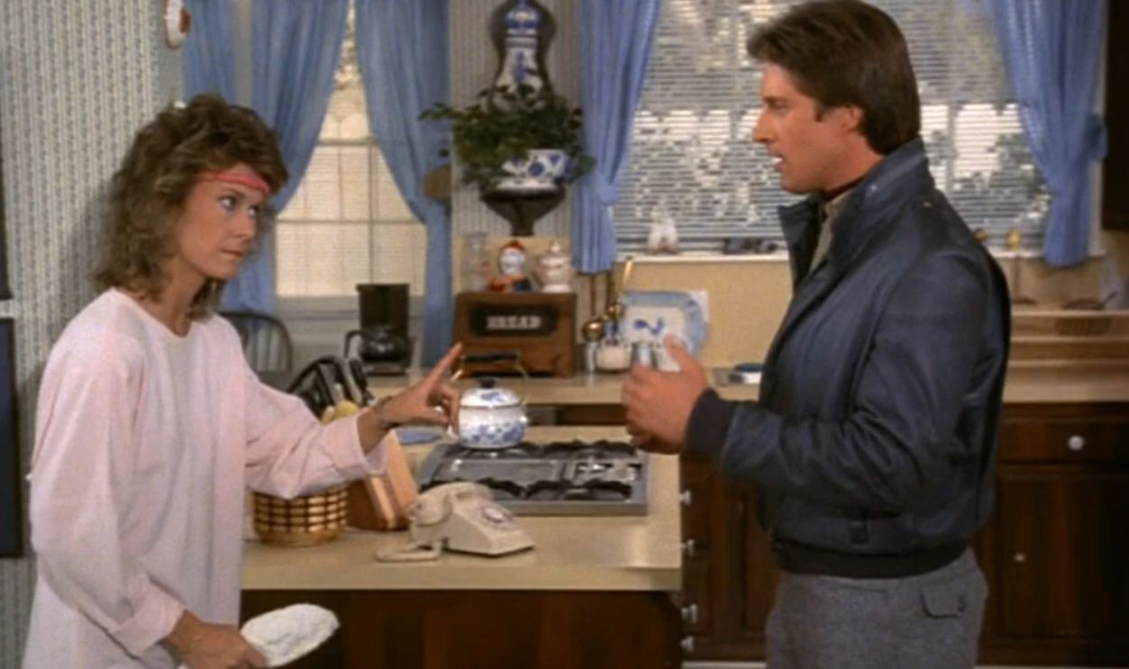 Screenshot from Scarecrow and Mrs. King, CBS (1983–1987)
