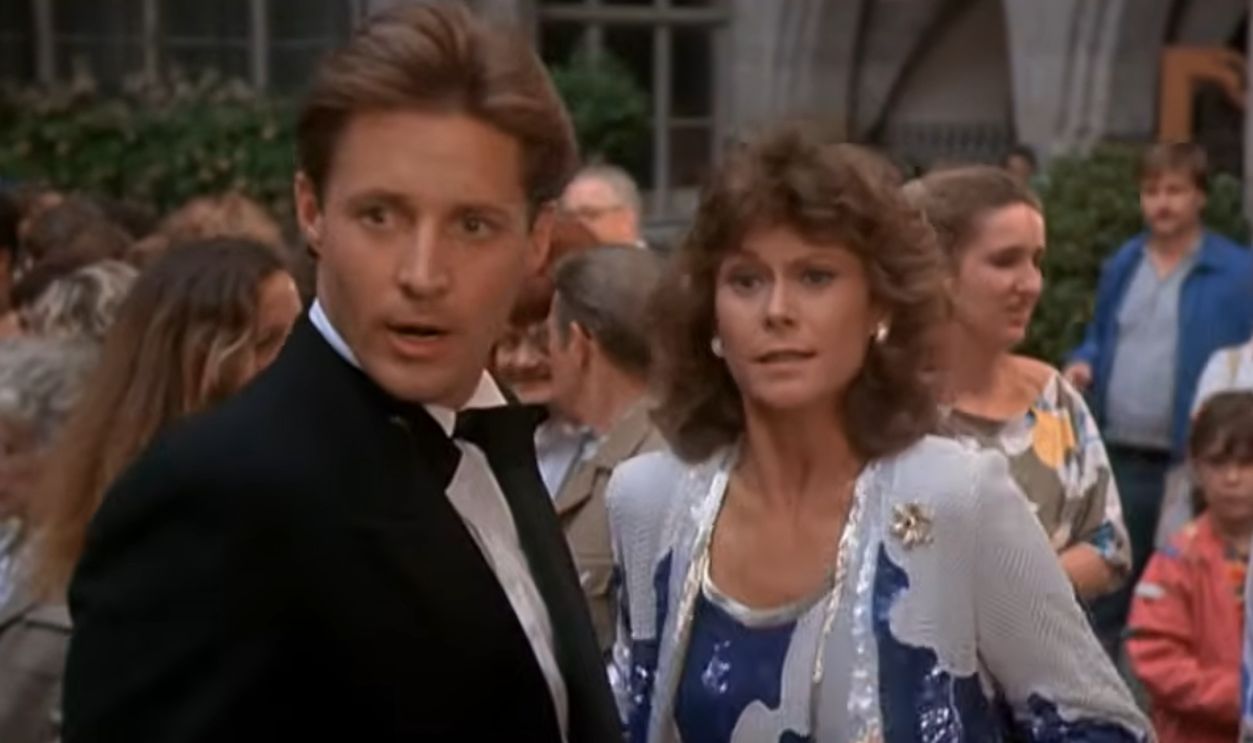 Screenshot from Scarecrow and Mrs. King, CBS (1983–1987)